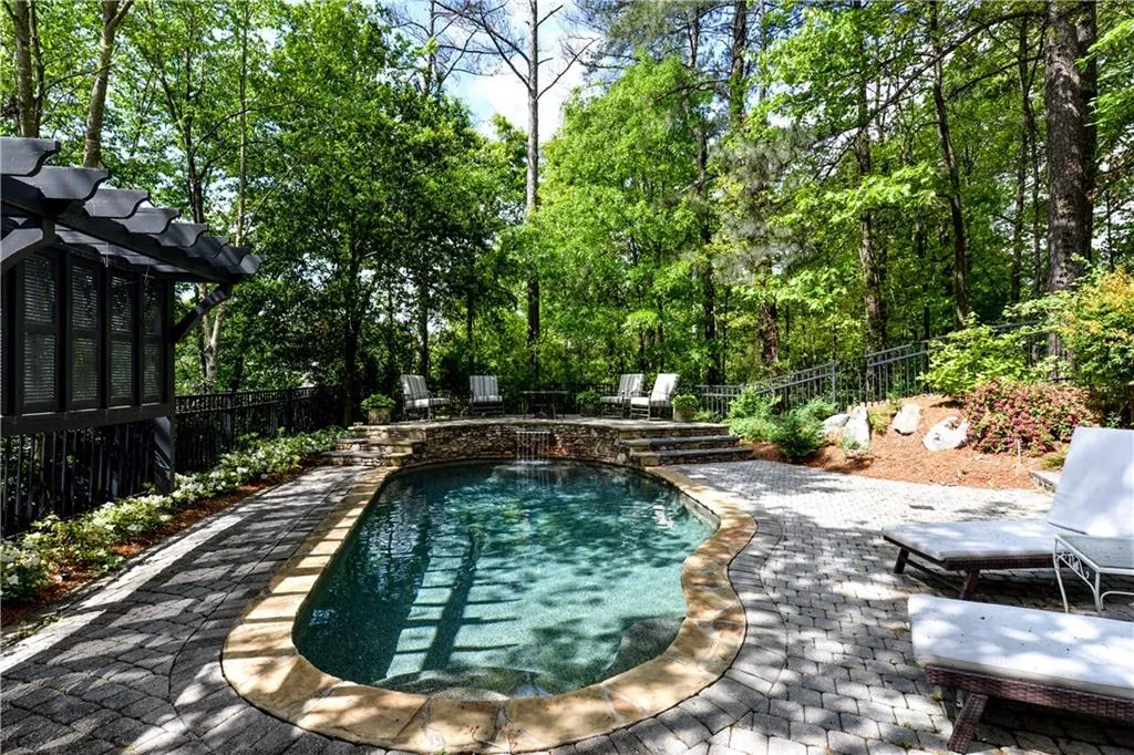 6490 Glen Oaks Lane, Sandy Springs, Georgia 30328, 5 Bedrooms Bedrooms, ,4 BathroomsBathrooms,Residential,Sold,6490 Glen Oaks Lane,6002292