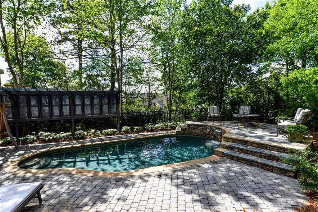 6490 Glen Oaks Lane, Sandy Springs, Georgia 30328, 5 Bedrooms Bedrooms, ,4 BathroomsBathrooms,Residential,Sold,6490 Glen Oaks Lane,6002292