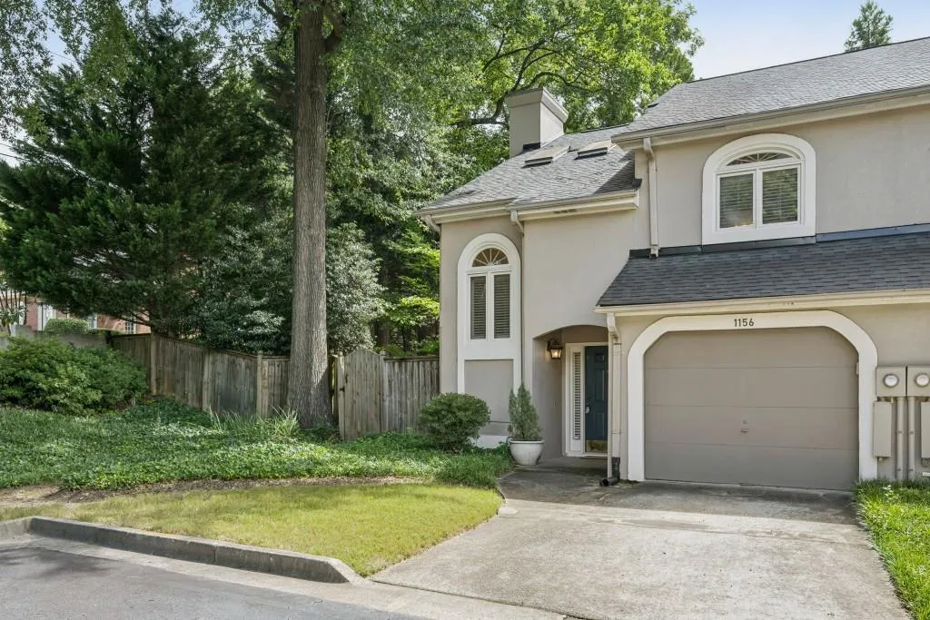 1156 Brookhaven Woods Court, Brookhaven, Georgia 30319, 2 Bedrooms Bedrooms, ,2 BathroomsBathrooms,Residential,For Sale,1156 Brookhaven Woods Court,7636642