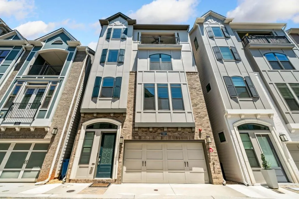 597 Broadview Place Ne, Atlanta, Georgia 30324, 3 Bedrooms Bedrooms, ,3 BathroomsBathrooms,Residential,For Sale,597 Broadview Place Ne,7614760