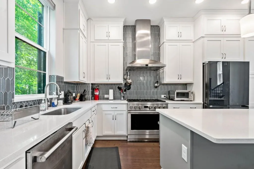 597 Broadview Place Ne, Atlanta, Georgia 30324, 3 Bedrooms Bedrooms, ,3 BathroomsBathrooms,Residential,For Sale,597 Broadview Place Ne,7614760