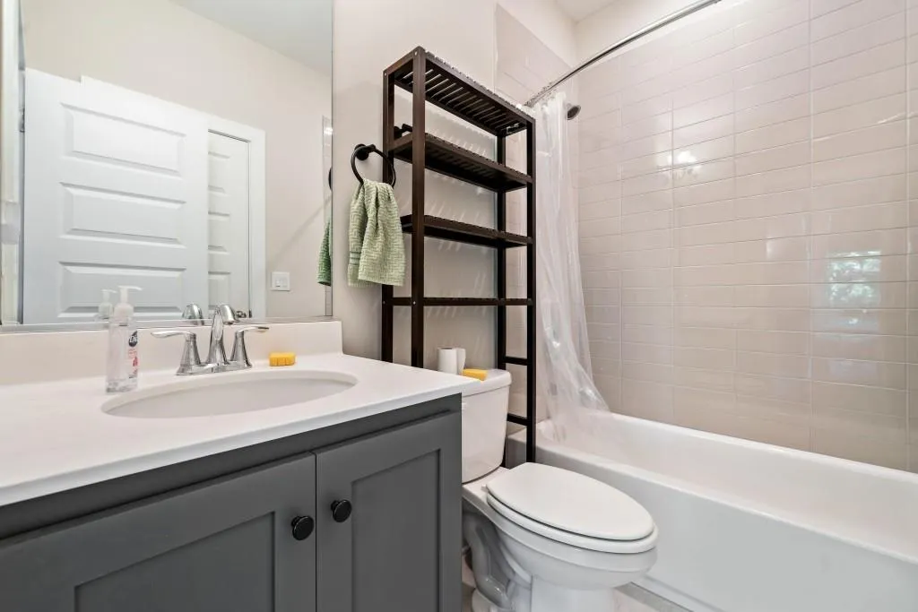 597 Broadview Place Ne, Atlanta, Georgia 30324, 3 Bedrooms Bedrooms, ,3 BathroomsBathrooms,Residential,For Sale,597 Broadview Place Ne,7614760
