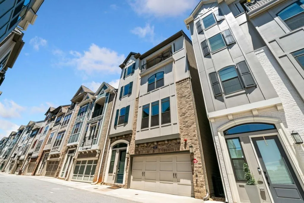 597 Broadview Place Ne, Atlanta, Georgia 30324, 3 Bedrooms Bedrooms, ,3 BathroomsBathrooms,Residential,For Sale,597 Broadview Place Ne,7614760