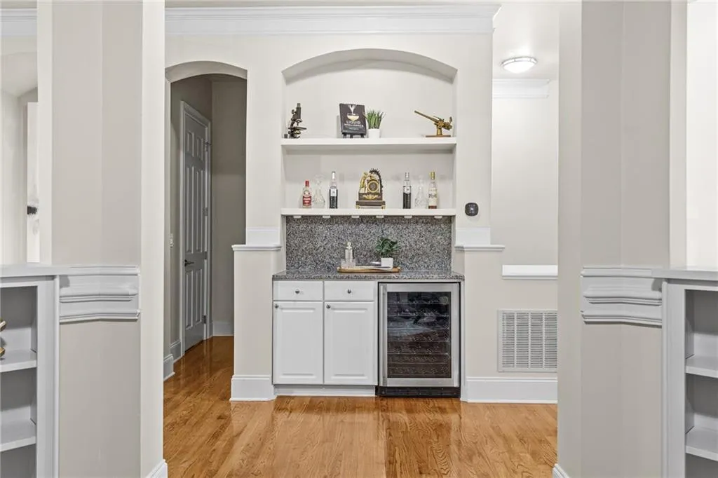 5920 Reddington Way, Sandy Springs, Georgia 30328, 3 Bedrooms Bedrooms, ,3 BathroomsBathrooms,Residential,Sold,5920 Reddington Way,7501663