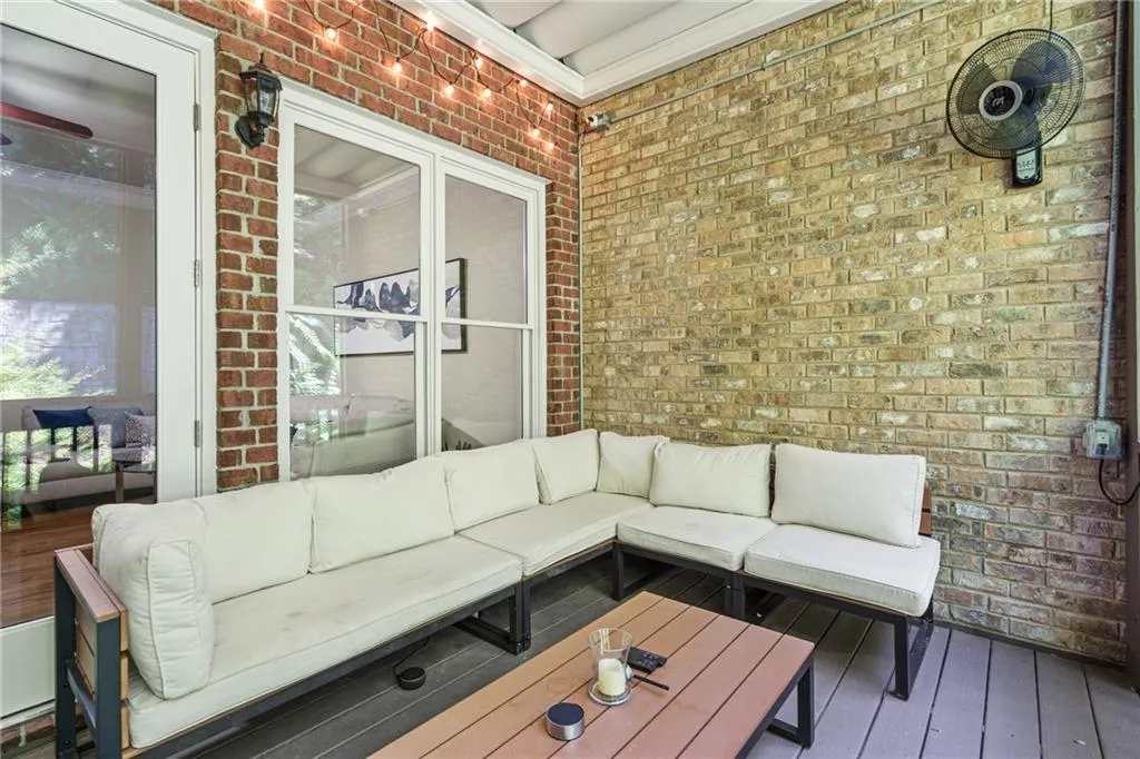 5920 Reddington Way, Sandy Springs, Georgia 30328, 3 Bedrooms Bedrooms, ,3 BathroomsBathrooms,Residential,Sold,5920 Reddington Way,7501663