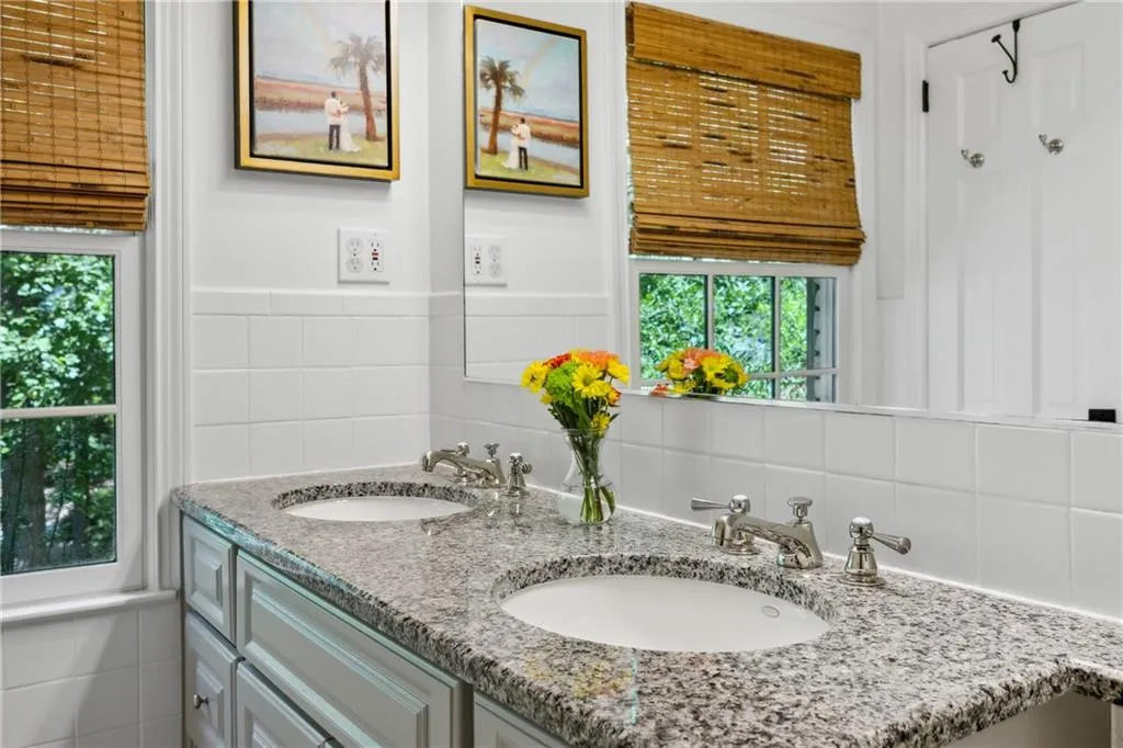 2781 Mornington Drive Nw, Atlanta, Georgia 30327, 3 Bedrooms Bedrooms, ,2 BathroomsBathrooms,Residential,For Sale,2781 Mornington Drive Nw,7622560