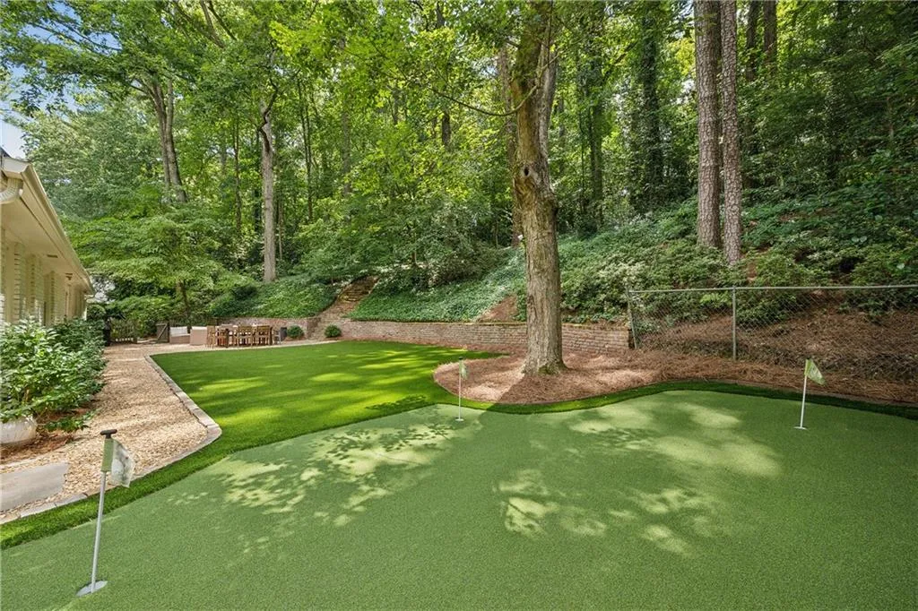 2781 Mornington Drive Nw, Atlanta, Georgia 30327, 3 Bedrooms Bedrooms, ,2 BathroomsBathrooms,Residential,For Sale,2781 Mornington Drive Nw,7622560