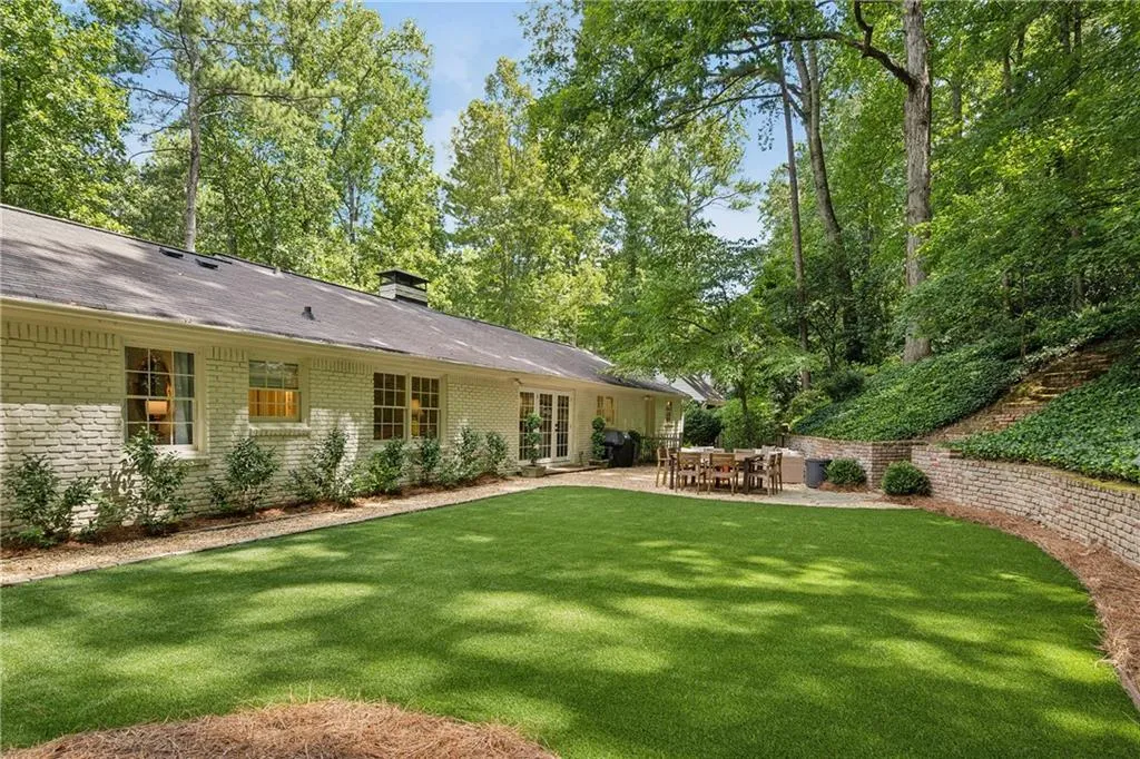 2781 Mornington Drive Nw, Atlanta, Georgia 30327, 3 Bedrooms Bedrooms, ,2 BathroomsBathrooms,Residential,For Sale,2781 Mornington Drive Nw,7622560