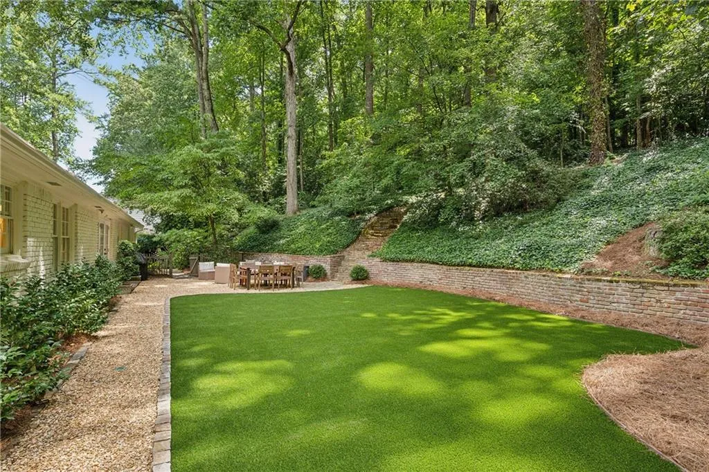 2781 Mornington Drive Nw, Atlanta, Georgia 30327, 3 Bedrooms Bedrooms, ,2 BathroomsBathrooms,Residential,For Sale,2781 Mornington Drive Nw,7622560