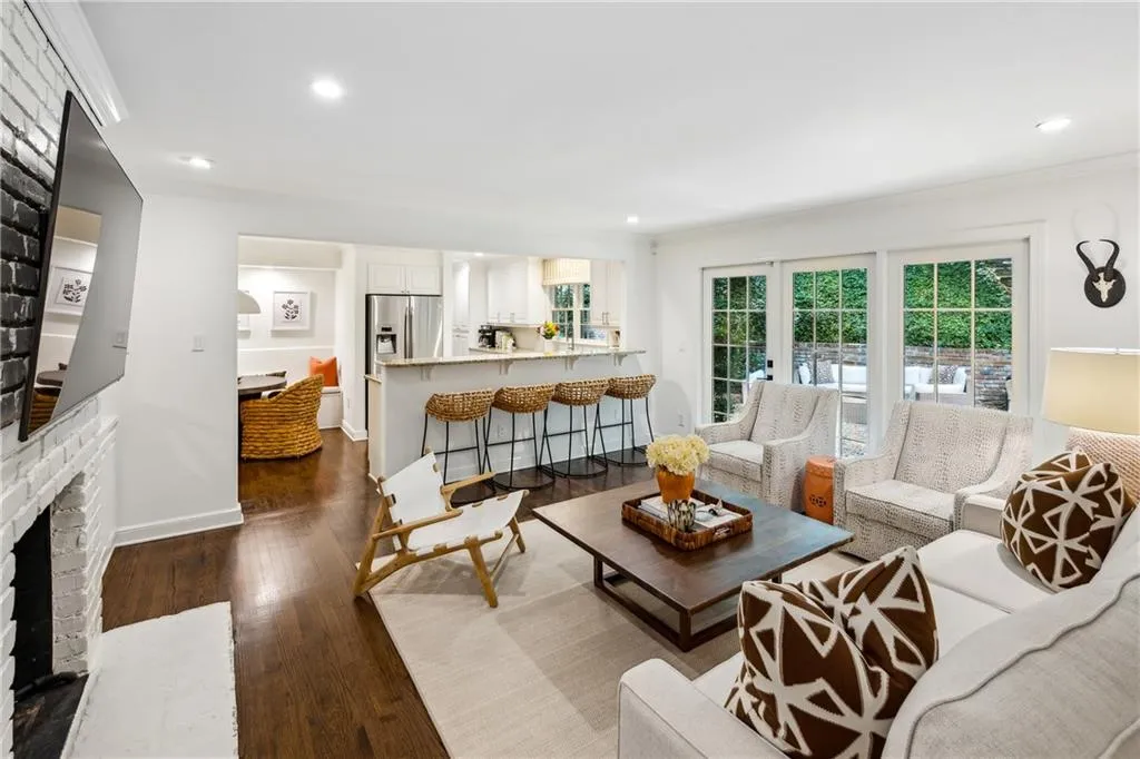 2781 Mornington Drive Nw, Atlanta, Georgia 30327, 3 Bedrooms Bedrooms, ,2 BathroomsBathrooms,Residential,For Sale,2781 Mornington Drive Nw,7622560