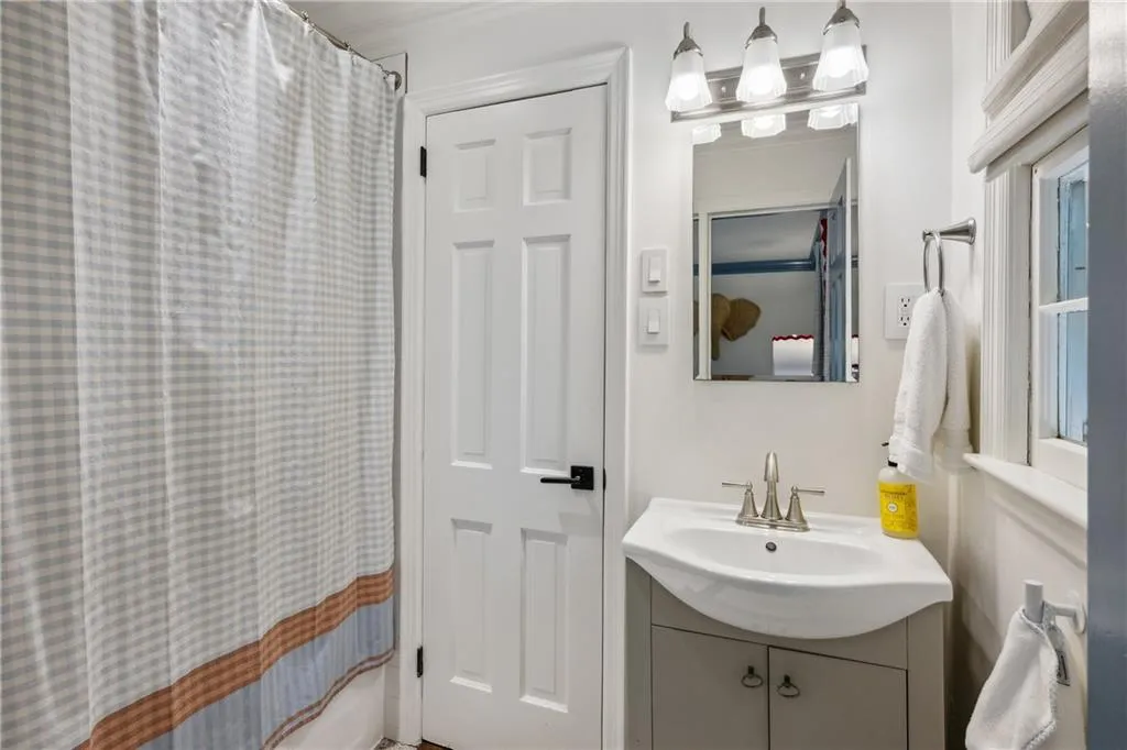 2781 Mornington Drive Nw, Atlanta, Georgia 30327, 3 Bedrooms Bedrooms, ,2 BathroomsBathrooms,Residential,For Sale,2781 Mornington Drive Nw,7622560