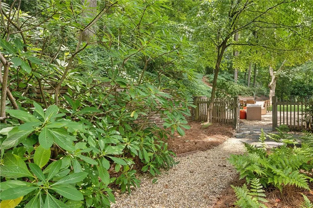 2781 Mornington Drive Nw, Atlanta, Georgia 30327, 3 Bedrooms Bedrooms, ,2 BathroomsBathrooms,Residential,For Sale,2781 Mornington Drive Nw,7622560