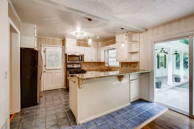 6830 Sunny Brook Lane, Sandy Springs, Georgia 30328, 4 Bedrooms Bedrooms, ,3 BathroomsBathrooms,Residential,Sold,6830 Sunny Brook Lane,6086158
