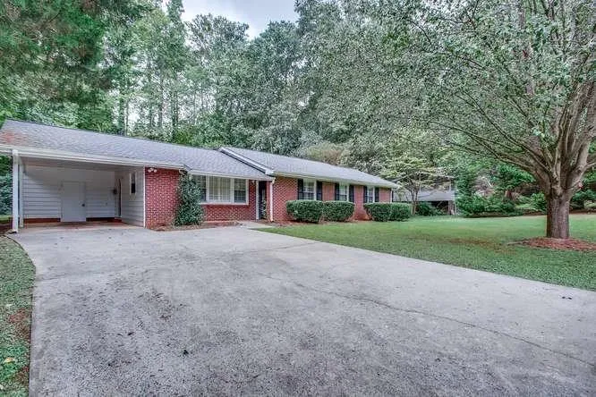 6830 Sunny Brook Lane, Sandy Springs, Georgia 30328, 4 Bedrooms Bedrooms, ,3 BathroomsBathrooms,Residential,Sold,6830 Sunny Brook Lane,6086158