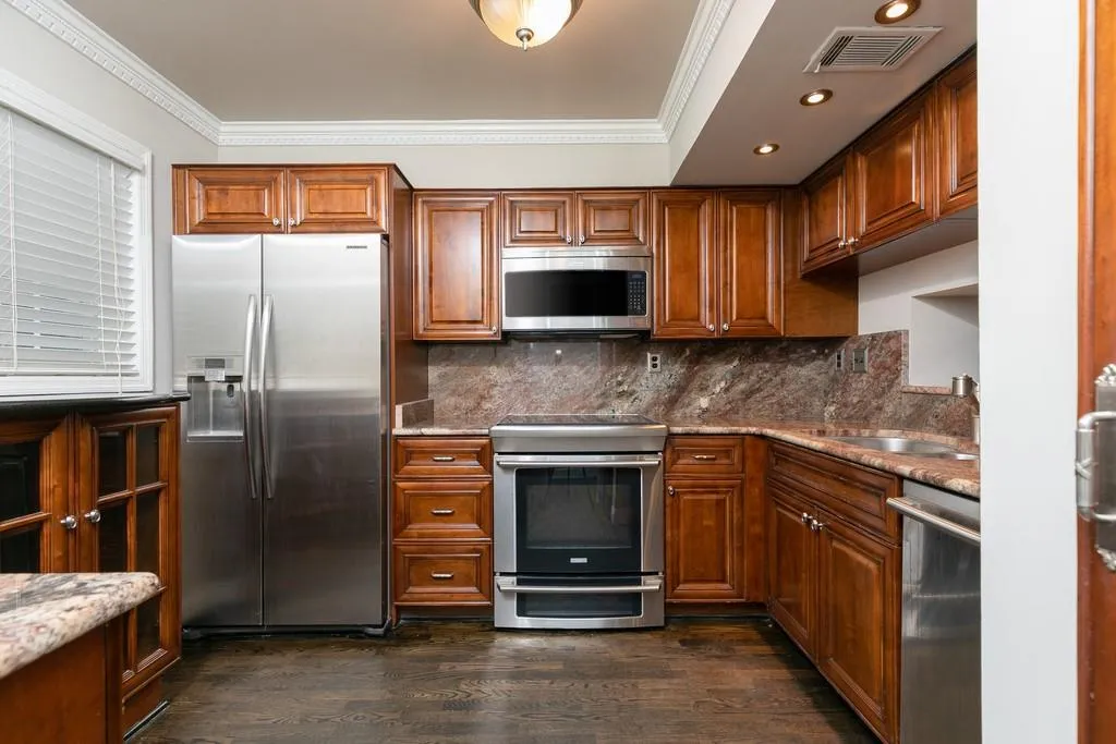 5170 Chemin De Vie, Atlanta, Georgia 30342, 2 Bedrooms Bedrooms, ,2 BathroomsBathrooms,Residential,Sold,5170 Chemin De Vie,6685857