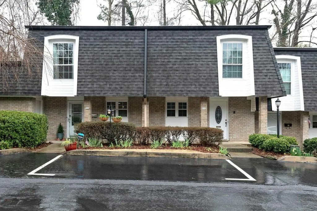 5170 Chemin De Vie, Atlanta, Georgia 30342, 2 Bedrooms Bedrooms, ,2 BathroomsBathrooms,Residential,Sold,5170 Chemin De Vie,6685857