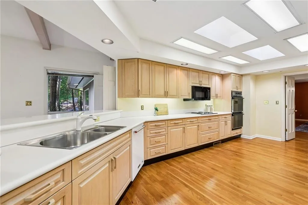 110 Stewart Drive, Atlanta, Georgia 30342, 3 Bedrooms Bedrooms, 0 ,4 BathroomsBathrooms,Land,For Sale,110 Stewart Drive,7654071