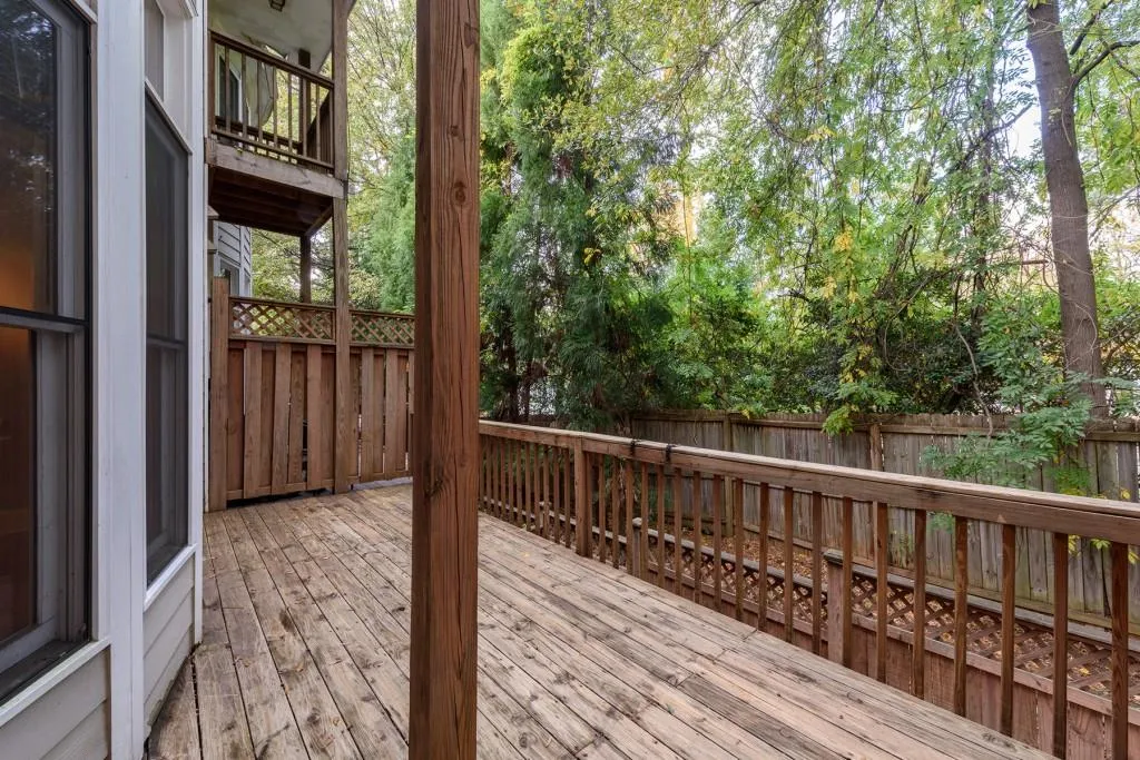 205 Chemin De Vie, Atlanta, Georgia 30342, 3 Bedrooms Bedrooms, ,3 BathroomsBathrooms,Residential,Sold,205 Chemin De Vie,5950038
