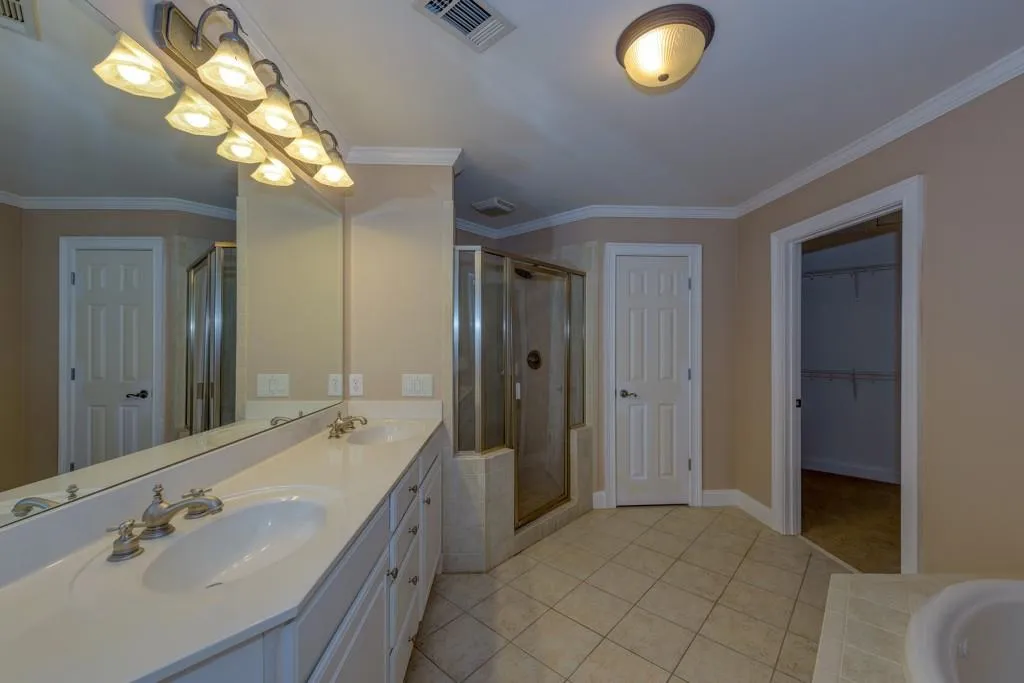 205 Chemin De Vie, Atlanta, Georgia 30342, 3 Bedrooms Bedrooms, ,3 BathroomsBathrooms,Residential,Sold,205 Chemin De Vie,5950038