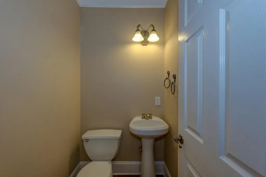 205 Chemin De Vie, Atlanta, Georgia 30342, 3 Bedrooms Bedrooms, ,3 BathroomsBathrooms,Residential,Sold,205 Chemin De Vie,5950038