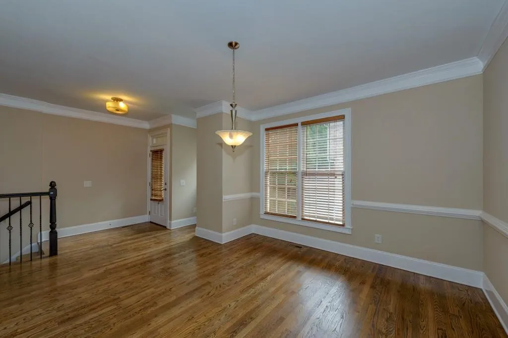 205 Chemin De Vie, Atlanta, Georgia 30342, 3 Bedrooms Bedrooms, ,3 BathroomsBathrooms,Residential,Sold,205 Chemin De Vie,5950038