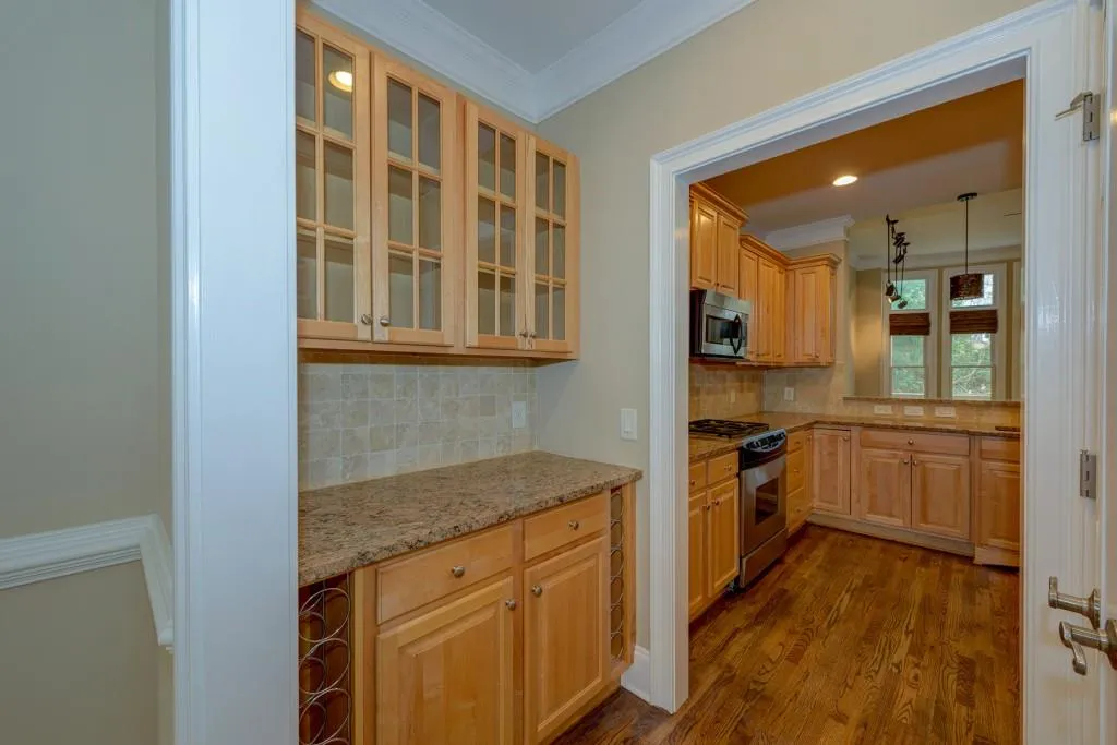 205 Chemin De Vie, Atlanta, Georgia 30342, 3 Bedrooms Bedrooms, ,3 BathroomsBathrooms,Residential,Sold,205 Chemin De Vie,5950038
