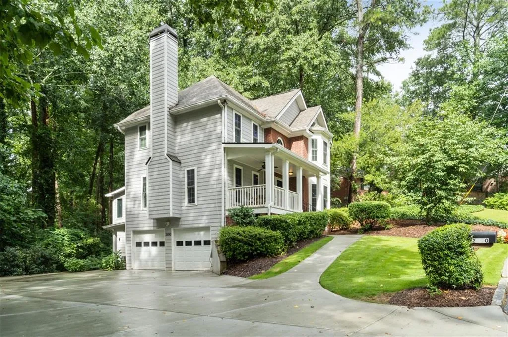 2690 Valvedere Drive Ne, Brookhaven, Georgia 30319, 4 Bedrooms Bedrooms, ,3 BathroomsBathrooms,Residential,For Sale,2690 Valvedere Drive Ne,7633195