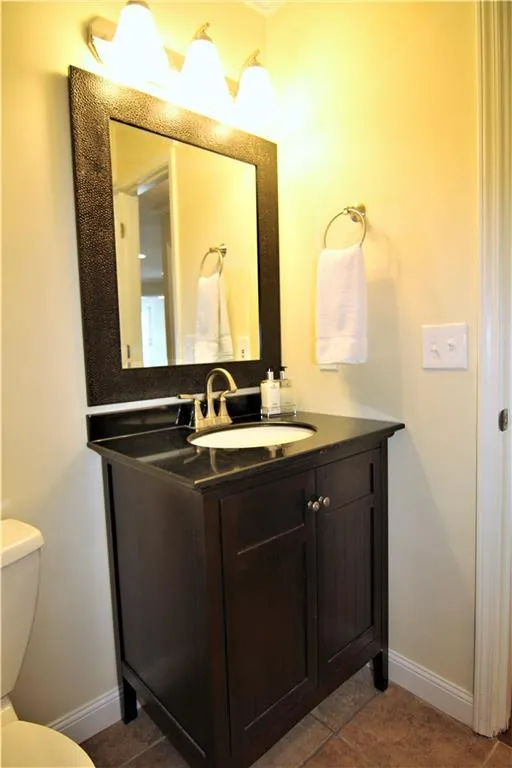 911 Hollyfax Circle, Sandy Springs, Georgia 30328, 2 Bedrooms Bedrooms, ,2 BathroomsBathrooms,Residential,Sold,911 Hollyfax Circle,5842896
