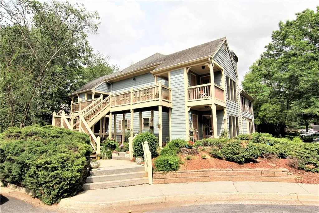 911 Hollyfax Circle, Sandy Springs, Georgia 30328, 2 Bedrooms Bedrooms, ,2 BathroomsBathrooms,Residential,Sold,911 Hollyfax Circle,5842896