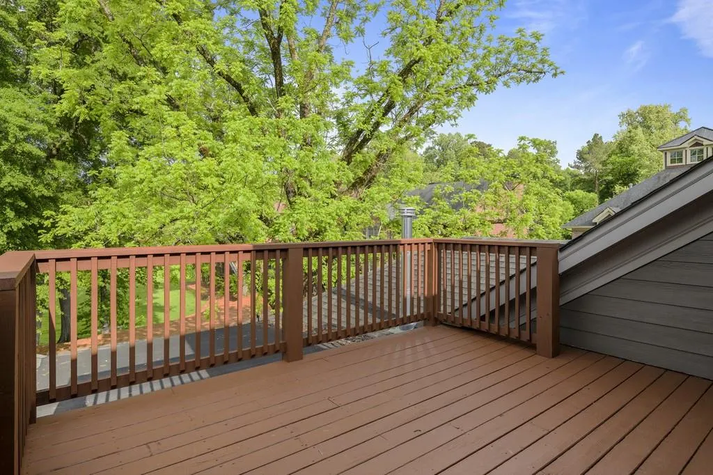 1070 Dunroven Drive Ne, Sandy Springs, Georgia 30342, 5 Bedrooms Bedrooms, ,3 BathroomsBathrooms,Residential,Sold,1070 Dunroven Drive Ne,6719207