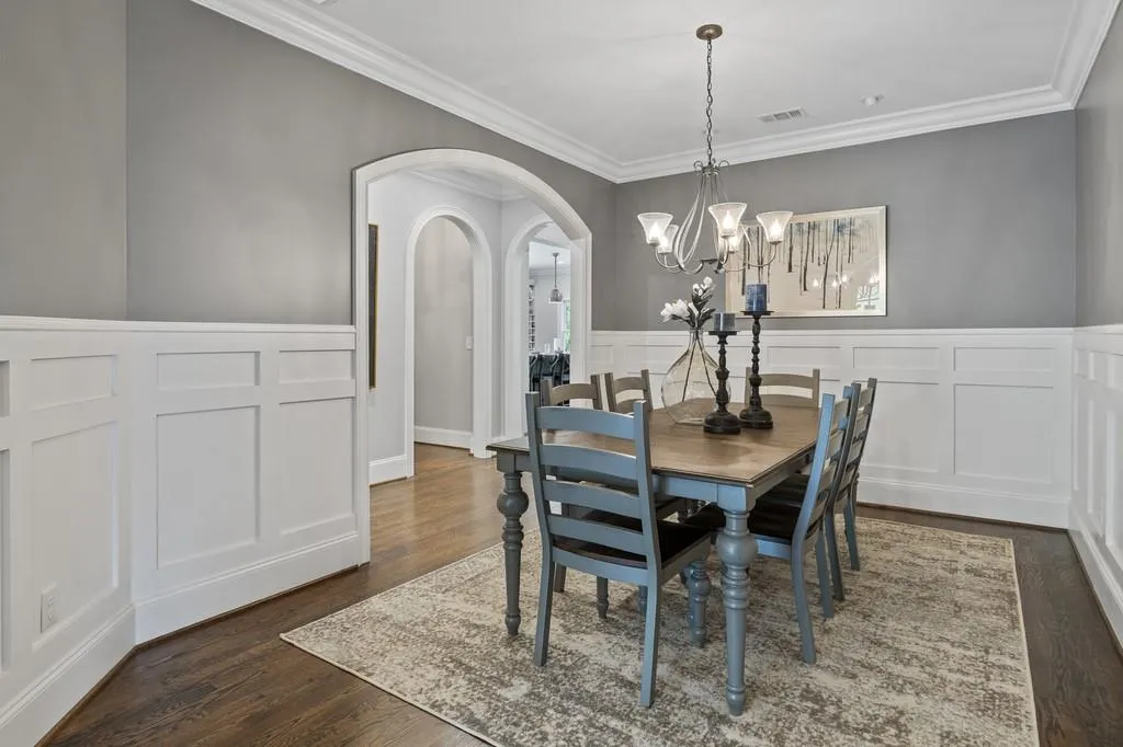 1070 Dunroven Drive Ne, Sandy Springs, Georgia 30342, 5 Bedrooms Bedrooms, ,3 BathroomsBathrooms,Residential,Sold,1070 Dunroven Drive Ne,6719207