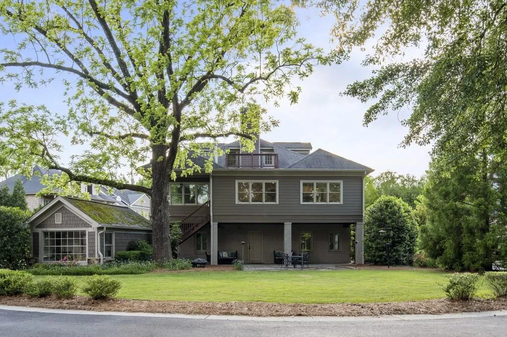 1070 Dunroven Drive Ne, Sandy Springs, Georgia 30342, 5 Bedrooms Bedrooms, ,3 BathroomsBathrooms,Residential,Sold,1070 Dunroven Drive Ne,6719207