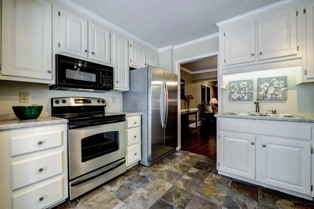 410 Forestgate Court Unit 410, Sandy Springs, Georgia 30350, 2 Bedrooms Bedrooms, ,2 BathroomsBathrooms,Residential,Sold,410 Forestgate Court Unit 410,5620188