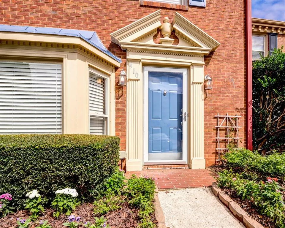 410 Forestgate Court Unit 410, Sandy Springs, Georgia 30350, 2 Bedrooms Bedrooms, ,2 BathroomsBathrooms,Residential,Sold,410 Forestgate Court Unit 410,5620188