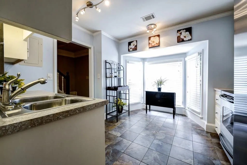 410 Forestgate Court Unit 410, Sandy Springs, Georgia 30350, 2 Bedrooms Bedrooms, ,2 BathroomsBathrooms,Residential,Sold,410 Forestgate Court Unit 410,5620188
