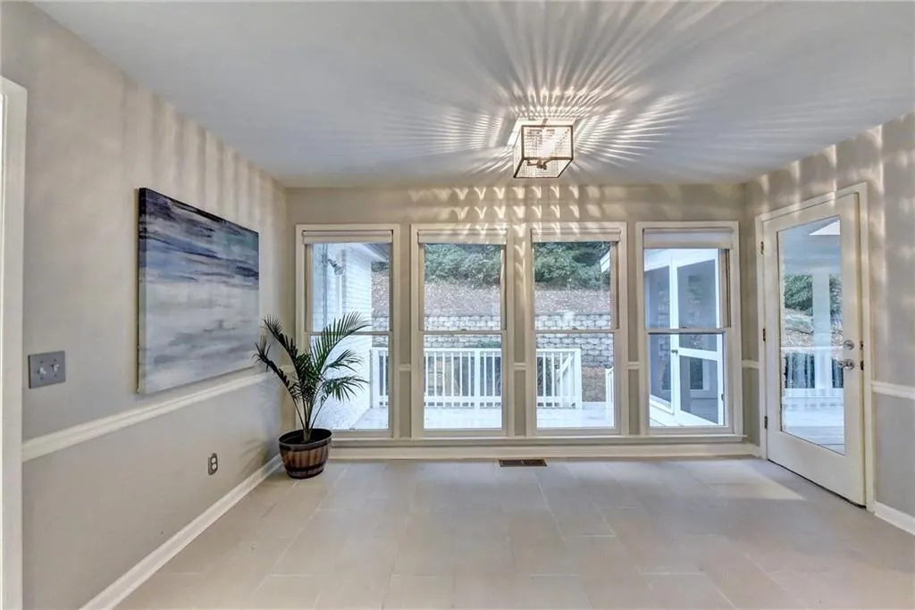 175 Wing Mill Road, Sandy Springs, Georgia 30350, 4 Bedrooms Bedrooms, ,3 BathroomsBathrooms,Residential,Sold,175 Wing Mill Road,6800641