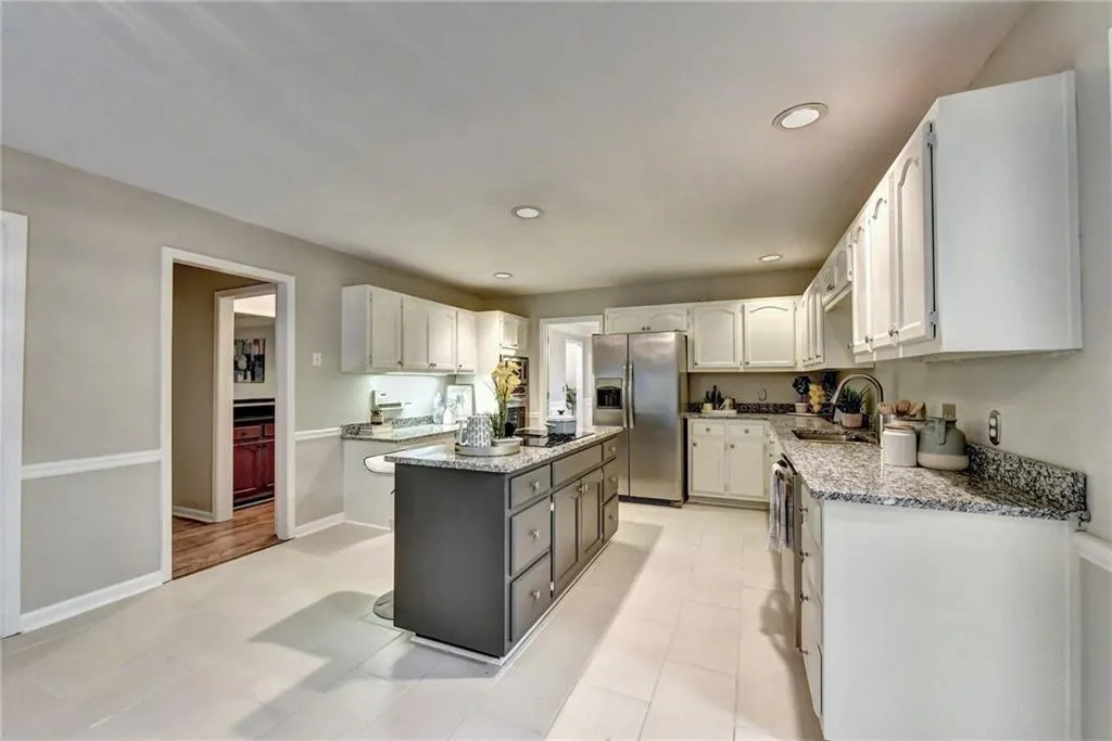 175 Wing Mill Road, Sandy Springs, Georgia 30350, 4 Bedrooms Bedrooms, ,3 BathroomsBathrooms,Residential,Sold,175 Wing Mill Road,6800641