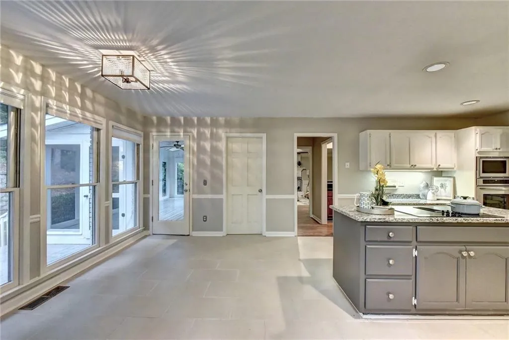 175 Wing Mill Road, Sandy Springs, Georgia 30350, 4 Bedrooms Bedrooms, ,3 BathroomsBathrooms,Residential,Sold,175 Wing Mill Road,6800641