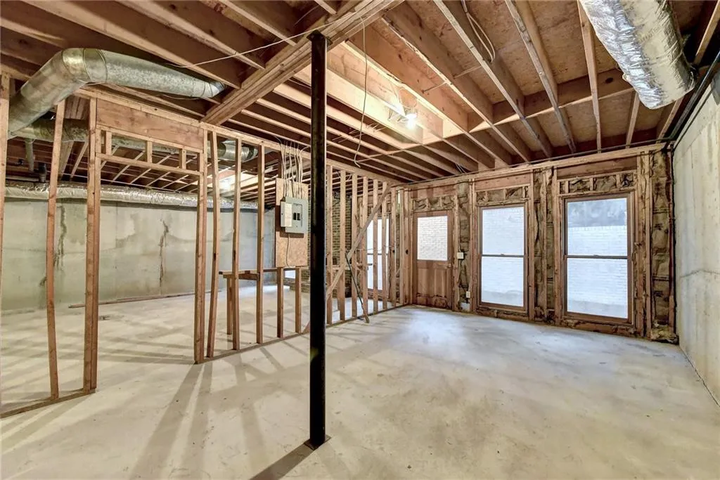 175 Wing Mill Road, Sandy Springs, Georgia 30350, 4 Bedrooms Bedrooms, ,3 BathroomsBathrooms,Residential,Sold,175 Wing Mill Road,6800641