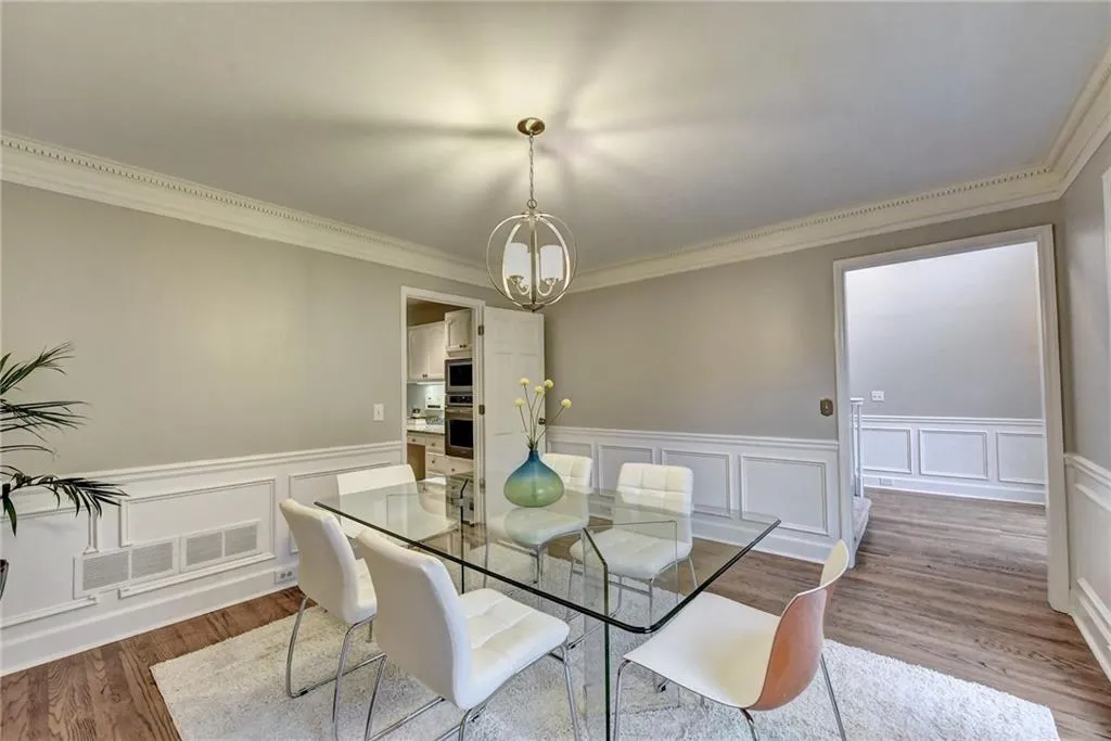 175 Wing Mill Road, Sandy Springs, Georgia 30350, 4 Bedrooms Bedrooms, ,3 BathroomsBathrooms,Residential,Sold,175 Wing Mill Road,6800641
