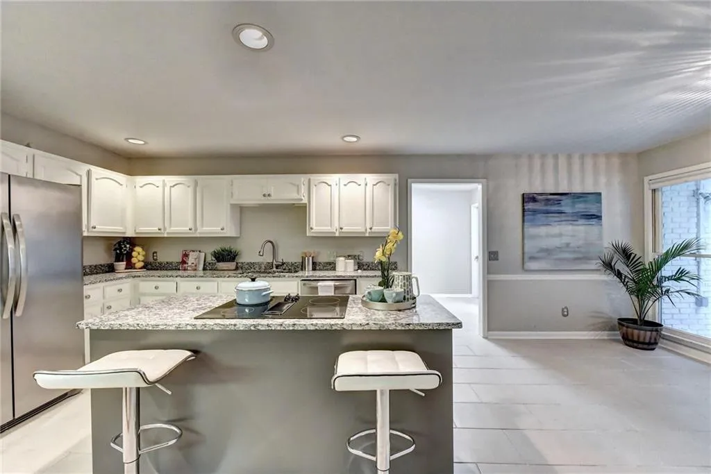 175 Wing Mill Road, Sandy Springs, Georgia 30350, 4 Bedrooms Bedrooms, ,3 BathroomsBathrooms,Residential,Sold,175 Wing Mill Road,6800641
