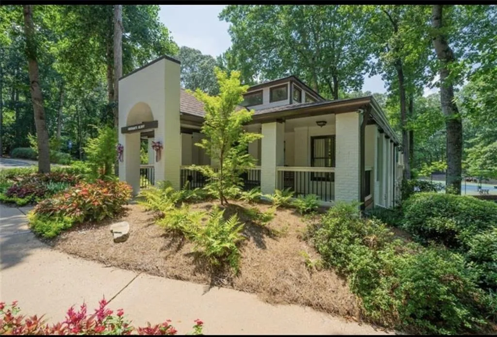 175 Wing Mill Road, Sandy Springs, Georgia 30350, 4 Bedrooms Bedrooms, ,3 BathroomsBathrooms,Residential,Sold,175 Wing Mill Road,6800641