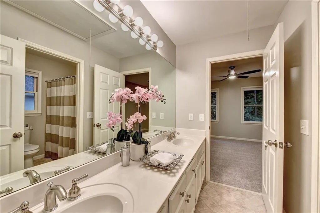 175 Wing Mill Road, Sandy Springs, Georgia 30350, 4 Bedrooms Bedrooms, ,3 BathroomsBathrooms,Residential,Sold,175 Wing Mill Road,6800641