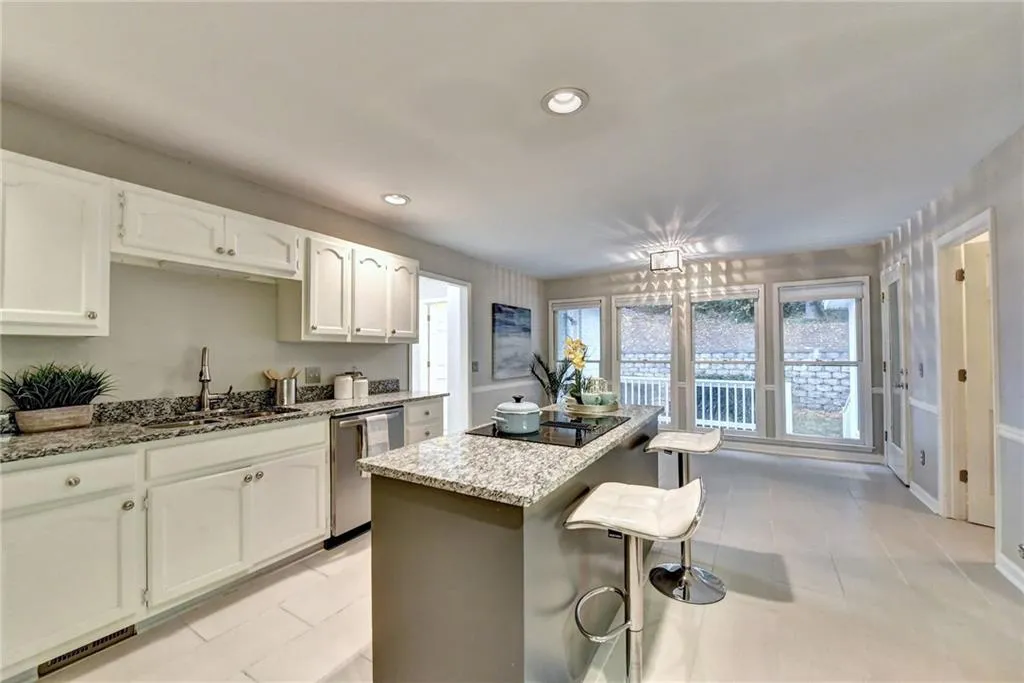 175 Wing Mill Road, Sandy Springs, Georgia 30350, 4 Bedrooms Bedrooms, ,3 BathroomsBathrooms,Residential,Sold,175 Wing Mill Road,6800641