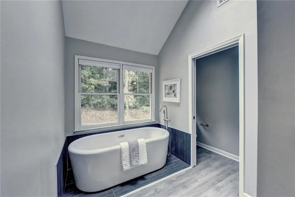 175 Wing Mill Road, Sandy Springs, Georgia 30350, 4 Bedrooms Bedrooms, ,3 BathroomsBathrooms,Residential,Sold,175 Wing Mill Road,6800641