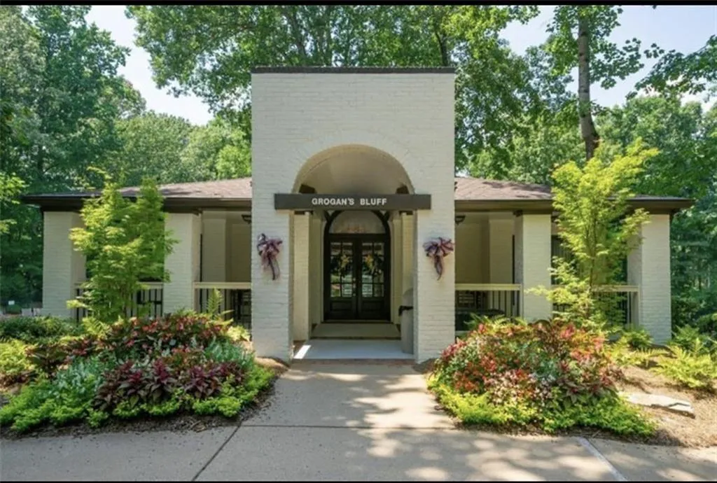 175 Wing Mill Road, Sandy Springs, Georgia 30350, 4 Bedrooms Bedrooms, ,3 BathroomsBathrooms,Residential,Sold,175 Wing Mill Road,6800641