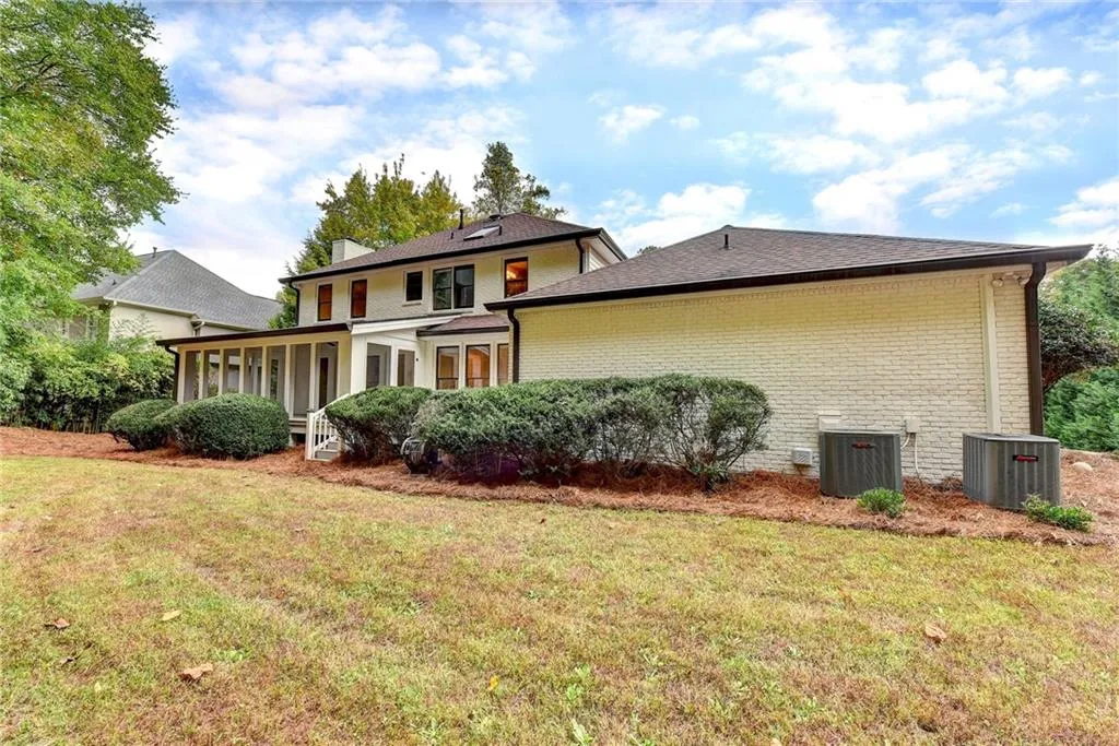 175 Wing Mill Road, Sandy Springs, Georgia 30350, 4 Bedrooms Bedrooms, ,3 BathroomsBathrooms,Residential,Sold,175 Wing Mill Road,6800641