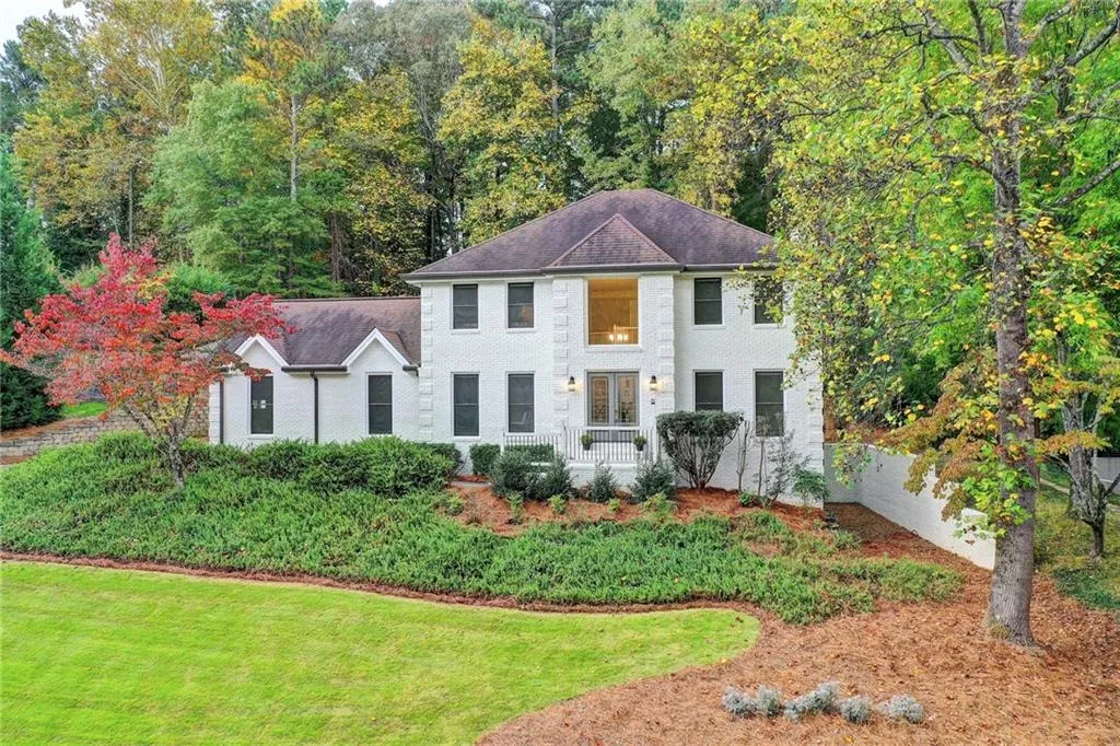 175 Wing Mill Road, Sandy Springs, Georgia 30350, 4 Bedrooms Bedrooms, ,3 BathroomsBathrooms,Residential,Sold,175 Wing Mill Road,6800641
