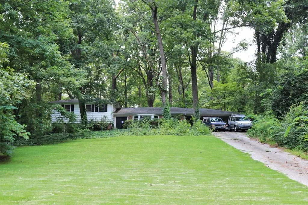 408 Tall Oaks Drive, Sandy Springs, Georgia 30342, 4 Bedrooms Bedrooms, ,3 BathroomsBathrooms,Residential,Sold,408 Tall Oaks Drive,5903715