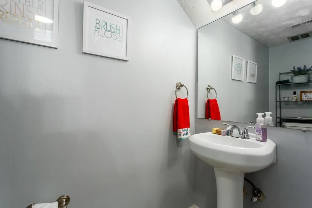 490 Sutters Point, Sandy Springs, Georgia 30328, 3 Bedrooms Bedrooms, ,3 BathroomsBathrooms,Residential,Sold,490 Sutters Point,6656378